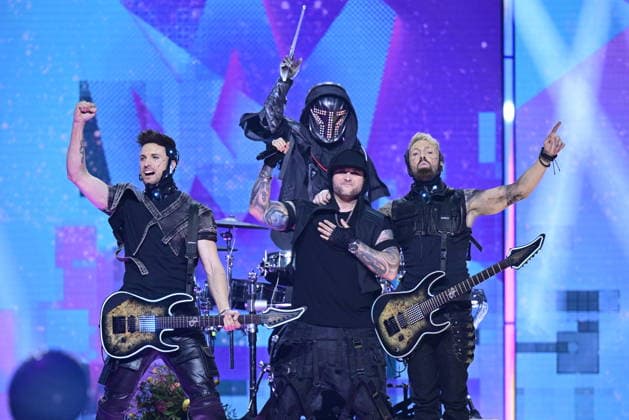 MALMÖ, SWEDEN 20260221 Smash Into Pieces cheers after going straight to the final, at round 4 of Melodifestivalen 2026 in Malmö Arena on Saturday MALMÖ SWEDEN x50090x  Copyright: xJohanxNilsson TTx MELODIFESTIVALEN 2026 MALMÖ i8h7YarXdH8