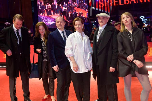 Philipp Worm, Marisa Growaldt, Godehard Giese, Sandra Hüller, Markus Schleinzer and Caro Braun at the Closing Ceremony with Award Ceremony at the Berlinale 2026 76 Berlin International Film Festival in the Berlinale Palast Berlin, 21 02 2026 Foto:xM.xBehrensx xFuturexImagex closing_6306