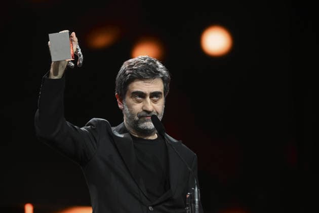 Turkish director Emin Alper wins Silver Bear Jury Prize at Berlin Film Festival BERLIN, GERMANY - FEBRUARY 21: Turkish director Emin Alper makes a speech after receiving the Silver Bear Jury Prize for his film Kurtulus (Salvation) during the 76th Berlin International Film Festival (Berlinale) in Berlin, Germany, on February 21, 2026. Halil Sagirkaya Anadolu Berlin Germany. Editorial use only. Please get in touch for any other usage.  Copyright: x2026xAnadoluxHalilxSagirkayax