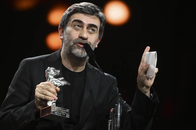 Turkish director Emin Alper wins Silver Bear Jury Prize at Berlin Film Festival BERLIN, GERMANY - FEBRUARY 21: Turkish director Emin Alper makes a speech after receiving the Silver Bear Jury Prize for his film Kurtulus (Salvation) during the 76th Berlin International Film Festival (Berlinale) in Berlin, Germany, on February 21, 2026. Halil Sagirkaya Anadolu Berlin Germany. Editorial use only. Please get in touch for any other usage.  Copyright: x2026xAnadoluxHalilxSagirkayax