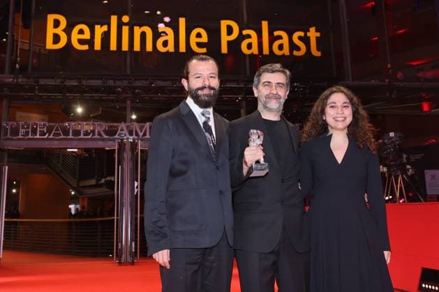 Berlinale Award Winner 2026 Nadir Öperli, Emin Alper, Irem Akbal Winner of the Silver Bear of the 76th Berlinale at the Berlinale Palast, Berlin, date 21 02 2026 Copyright: xEventpress Kratschx