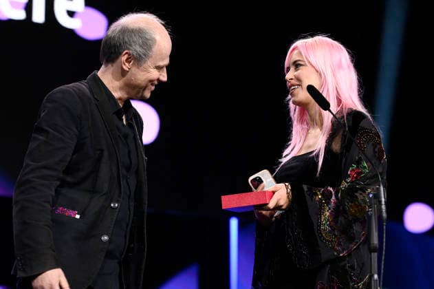 Fanny Texier with the Silver Bear Jury Prize Short Film for A Woman™s Place Is Everywhere with Stefan Grissemann at the Closing Ceremony with Award Ceremony at the Berlinale 2026 76 Berlin International Film Festival in the Berlinale Palast Berlin, 21 02 2026 Foto:xN.xKubelkax xFuturexImagex closing_6326