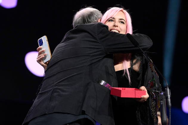 Fanny Texier with the Silver Bear Jury Prize Short Film for A Woman™s Place Is Everywhere with Stefan Grissemann at the Closing Ceremony with Award Ceremony at the Berlinale 2026 76 Berlin International Film Festival in the Berlinale Palast Berlin, 21 02 2026 Foto:xN.xKubelkax xFuturexImagex closing_6328