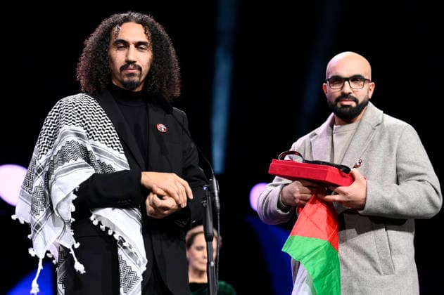 Abdallah Alkhatib and Taqiyeddine Issaad with the award for Best First Feature Chronicles From the Siege at the Closing Ceremony and Award Ceremony at the Berlinale 2026 76 Berlin International Film Festival in the Berlinale Palast Berlin, 21 02 2026 Foto:xN.xKubelkax xFuturexImagex closing_6339