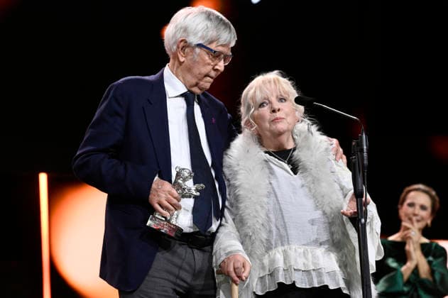 Tom Courtenay and Anna Calder Marshall with the Silver Bear for Best Supporting Actor in Queen at Sea at the Closing Ceremony and Award Ceremony at the Berlinale 2026 76 Berlin International Film Festival at the Berlinale Palast Berlin, 21 02 2026 Foto:xN.xKubelkax xFuturexImagex closing_6353