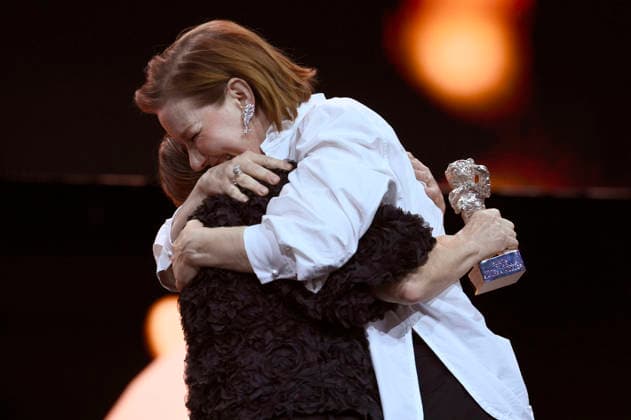 Sandra Hüller with the Silver Bear for Best Actress in Rose at the Closing Ceremony and Award Ceremony at the Berlinale 2026 76 Berlin International Film Festival in the Berlinale Palast Berlin, 21 02 2026 Foto:xN.xKubelkax xFuturexImagex closing_6355