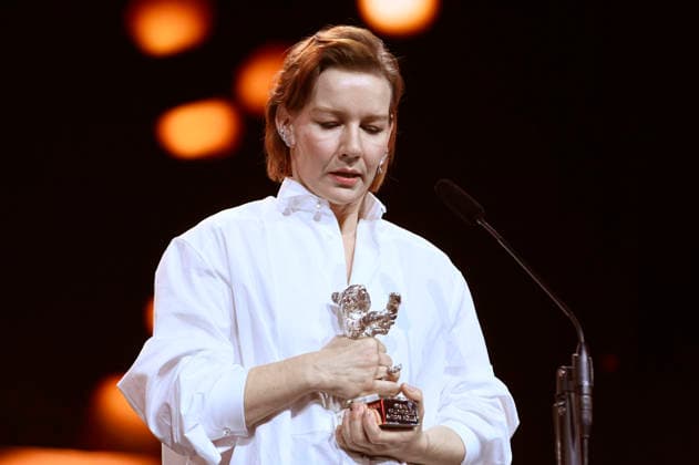 Sandra Hüller with the Silver Bear for Best Actress in Rose at the Closing Ceremony and Award Ceremony at the Berlinale 2026 76 Berlin International Film Festival in the Berlinale Palast Berlin, 21 02 2026 Foto:xN.xKubelkax xFuturexImagex closing_6359