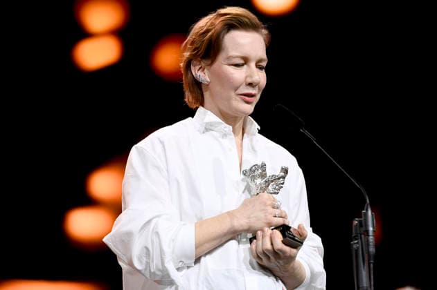 Sandra Hüller with the Silver Bear for Best Actress in Rose at the Closing Ceremony and Award Ceremony at the Berlinale 2026 76 Berlin International Film Festival in the Berlinale Palast Berlin, 21 02 2026 Foto:xN.xKubelkax xFuturexImagex closing_6360