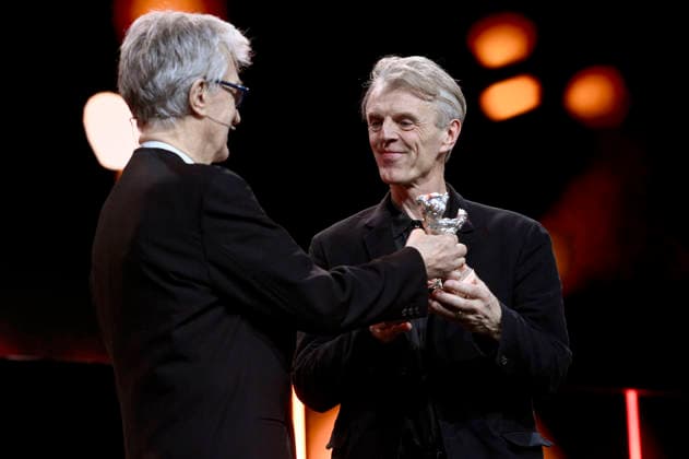 Wim Wenders and Grant Gee with the Silver Bear for Best Director for Everybody Digs Bill Evans at the Closing Ceremony with Award Ceremony at the Berlinale 2026 76 Berlin International Film Festival in the Berlinale Palast Berlin, 21 02 2026 Foto:xN.xKubelkax xFuturexImagex closing_6362