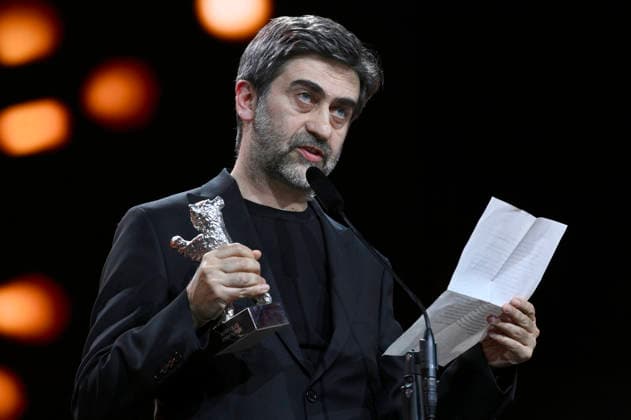 Emin Alper with the Silver Bear Grand Jury Prize for KurtuluÅü Salvation at the Closing Ceremony with Award Ceremony at the Berlinale 2026 76 Berlin International Film Festival in the Berlinale Palast Berlin, 21 02 2026 Foto:xN.xKubelkax xFuturexImagex closing_6368