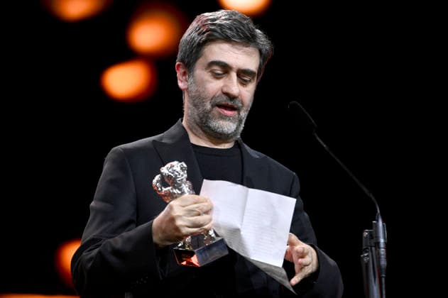 Emin Alper with the Silver Bear Grand Jury Prize for KurtuluÅü Salvation at the Closing Ceremony with Award Ceremony at the Berlinale 2026 76 Berlin International Film Festival in the Berlinale Palast Berlin, 21 02 2026 Foto:xN.xKubelkax xFuturexImagex closing_6369