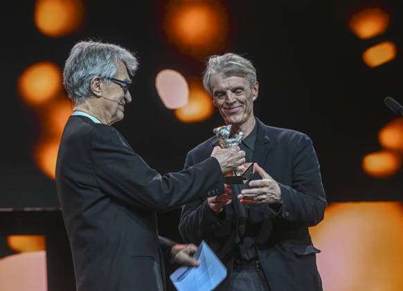 76th Berlin International Film Festival BERLIN, GERMANY - FEBRUARY 21: Director Grant Gee receives the Silver Bear Jury Prize for his film Everybody Digs Bill Evans during the 76th International Berlin International Film Festival (Berlinale) in Berlin, Germany on February 21, 2026 Halil Sagirkaya Anadolu Berlin Germany. Editorial use only. Please get in touch for any other usage.  Copyright: x2026xAnadoluxHalilxSagirkayax