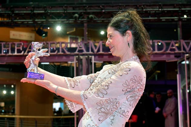 Anna Fitch with the Silver Bear for Outstanding Artistic Achievement for Yo Love is a Rebellious Bird after the Closing Ceremony with Award Ceremony at the Berlinale 2026 76 Berlin International Film Festival in the Berlinale Palast Berlin, 21 02 2026 Foto:xM.xBehrensx xFuturexImagex closing_6410