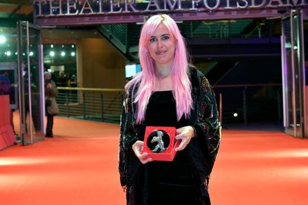 Fanny Texier with the Silver Bear Jury Prize Short Film for A Woman™s Place Is Everywhere after the Closing Ceremony with Award Ceremony at the Berlinale 2026 76 Berlin International Film Festival in the Berlinale Palast Berlin, 21 02 2026 Foto:xM.xBehrensx xFuturexImagex closing_6418