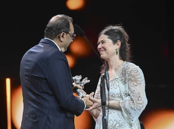 76th Berlin International Film Festival BERLIN, GERMANY – FEBRUARY 21: Anna Fitch and Banker White receive the Silver Bear Award for Best Artistic Contribution for their film Yo (Love is a Rebellious Bird) during the 76th International Berlin International Film Festival (Berlinale) in Berlin, Germany on February 21, 2026. Halil Sagirkaya Anadolu Berlin Germany. Editorial use only. Please get in touch for any other usage.  Copyright: x2026xAnadoluxHalilxSagirkayax