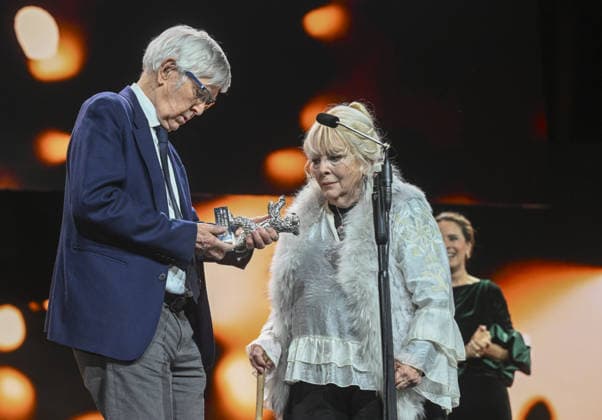 76th Berlin International Film Festival BERLIN, GERMANY - FEBRUARY 21: Anna Calder-Marshall receives the Silver Bear Award for Best Supporting Actress for her performance in Queen at Sea during the 76th International Berlin International Film Festival (Berlinale) in Berlin, Germany on February 21, 2026. Halil Sagirkaya Anadolu Berlin Germany. Editorial use only. Please get in touch for any other usage.  Copyright: x2026xAnadoluxHalilxSagirkayax