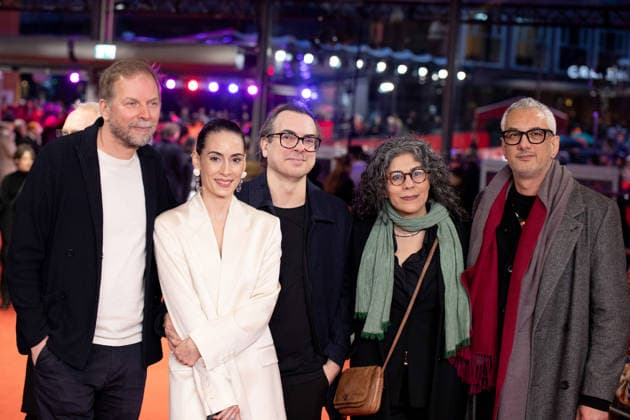 Award Ceremony, Berlinale Red Carpet, Berlin, 21 02 2026 Melisa Sözen, Harun Tekin, Mahnaz Mohammadi and Farzad Pak on the Red Carpet before the Closing Gala of the 76 Berlinale at the Theater am Potsdamer Platz Berlin on 21 02 2026 The 76 Berlin International Film Festival takes place from 12 to 22 February 2026 Berlin Theater am Potsdamer Platz Copyright: xJensxFinkex
