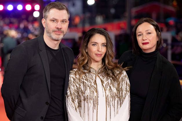 Award Ceremony, Berlinale Red Carpet, Berlin, 21 02 2026 rŽdŽric Hambalek, Sofia Alaoui, Dorota on the Red Carpet before the Closing Gala of the 76th Berlinale at the Theater am Potsdamer Platz Berlin on 21 02 2026 The 76th Berlin International Film Festival takes place from 12 to 22 February 2026 Berlin Theater am Potsdamer Platz Copyright: xJensxFinkex