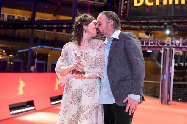 Berlinale, award winners at Theater am Potsdamer Platz, Berlin, 21 02 2026 Anna Fitch US director and Banker White US director pose with the Silver Bear for Outstanding Artistic Achievement for the film Yo Love is a Rebellious Bird after the Copyright: xBenxKriemannx
