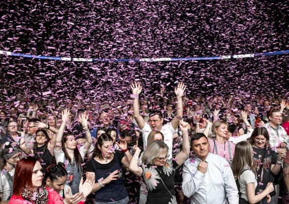 21 02 2026, xlakx, Entertainment, 90s Super Show v l Children of the 90s with confetti at the 90s Super Show in the Uber Arena Berlin Berlin Daniel Lakomski