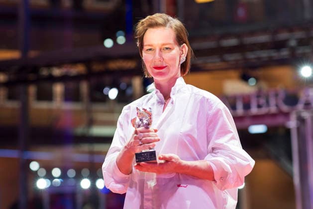 Sandra Hüller with the Silver Bear for Best Actress in Rose after the Closing Ceremony with Award Ceremony at the Berlinale 2026 76 Berlin International Film Festival in the Berlinale Palast Berlin, 21 02 2026 Foto:xB.xKriemannx xFuturexImagex closing_6503