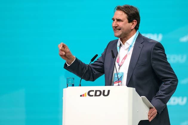 20.02.2026, Andreas Jung (CDU). 20.02.2026, Andreas Jung während des Parteitgas der CDU. Der 38. Parteitag der CDU Deutschlands findet am 20. und 21. Februar 2026 in der Messe Stuttgart statt. Auf der Tagesordnung steht mit der Wahl des Bundesvorstands die personelle Ausrichtung der Union. Ebenso die inhaltliche Positionierung der Christdemokraten. Stuttgart Baden-Württemberg Deutschland *** 20 02 2026, Andreas Jung CDU 20 02 2026, Andreas Jung during the CDU party congress The 38th party congress of the CDU in Germany will take place on February 20 and 21, 2026 at Messe Stuttgart The agenda will include the election of the Federal Executive Committee and the Unions personnel orientation The positioning of the Christian Democrats in term