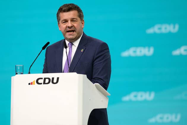 20.02.2026, Sven Schulze. 20.02.2026, Der Ministerpräsident des Landes Sachsen-Anhalt und Vorsitzende der CDU Sachsen-Anhalt während des Parteitags. Der 38. Parteitag der CDU Deutschlands findet am 20. und 21. Februar 2026 in der Messe Stuttgart statt. Auf der Tagesordnung steht mit der Wahl des Bundesvorstands die personelle Ausrichtung der Union. Ebenso die inhaltliche Positionierung der Christdemokraten. Stuttgart Baden-Württemberg Deutschland *** 20 02 2026, Sven Schulze 20 02 2026, The Minister President of Saxony-Anhalt and Chairman of the CDU Saxony-Anhalt during the party conference The 38th party conference of the CDU Germany will take place on February 20 and 21, 2026 at Messe Stuttgart The agenda includes the election of the