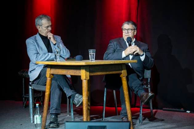 Premiere von Seim Frühschoppen gibt es am Sonntag, 22. Februar 2026, zwischen 11 und 13 Uhr an der Lothringer Straße 64. Initiator Heinz Wagner kann direkt einen hochkarätigen Gast ankündigen. Mit dem SPD-Politiker Sigmar Gabriel kommt der ehemalige Vizekanzler und Bundesaußenminister nach Oberhausen. 22.02.2026 in Oberhausen ** NUR FÜR REDAKTIONELLE ZWECKE ** EDITORIAL USE ONLY **<p>Premiere von Seim Frühschoppen gibt es am Sonntag, 22. Februar 2026, zwischen 11 und 13 Uhr an der Lothringer Straße 64. Initiator Heinz Wagner kann direkt einen hochkarätigen Gast ankündigen. Mit dem SPD-Politiker Sigmar Gabriel kommt der ehemalige Vizekanzler und Bundesaußenminister nach Oberhausen. 22.02.2026 in Oberhausen Deutschland Copyright: DanielxAttia doc84oqu8n76bb7kgh19xf ,EDITORIAL USE ONLY