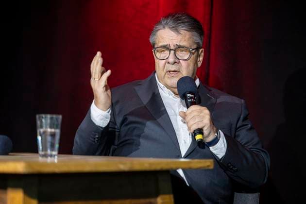 Premiere von Seim Frühschoppen gibt es am Sonntag, 22. Februar 2026, zwischen 11 und 13 Uhr an der Lothringer Straße 64. Initiator Heinz Wagner kann direkt einen hochkarätigen Gast ankündigen. Mit dem SPD-Politiker Sigmar Gabriel kommt der ehemalige Vizekanzler und Bundesaußenminister nach Oberhausen. 22.02.2026 in Oberhausen ** NUR FÜR REDAKTIONELLE ZWECKE ** EDITORIAL USE ONLY **<p>Premiere von Seim Frühschoppen gibt es am Sonntag, 22. Februar 2026, zwischen 11 und 13 Uhr an der Lothringer Straße 64. Initiator Heinz Wagner kann direkt einen hochkarätigen Gast ankündigen. Mit dem SPD-Politiker Sigmar Gabriel kommt der ehemalige Vizekanzler und Bundesaußenminister nach Oberhausen. 22.02.2026 in Oberhausen Deutschland Copyright: DanielxAttia doc84oqv5nuu55lqt7c9vk ,EDITORIAL USE ONLY