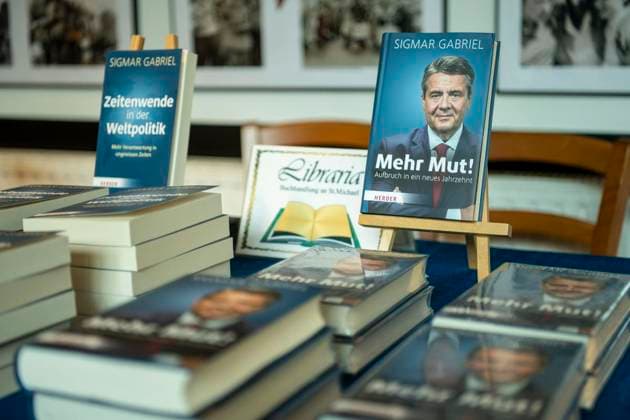 Premiere von Seim Frühschoppen gibt es am Sonntag, 22. Februar 2026, zwischen 11 und 13 Uhr an der Lothringer Straße 64. Initiator Heinz Wagner kann direkt einen hochkarätigen Gast ankündigen. Mit dem SPD-Politiker Sigmar Gabriel kommt der ehemalige Vizekanzler und Bundesaußenminister nach Oberhausen. 22.02.2026 in Oberhausen ** NUR FÜR REDAKTIONELLE ZWECKE ** EDITORIAL USE ONLY **<p>Premiere von Seim Frühschoppen gibt es am Sonntag, 22. Februar 2026, zwischen 11 und 13 Uhr an der Lothringer Straße 64. Initiator Heinz Wagner kann direkt einen hochkarätigen Gast ankündigen. Mit dem SPD-Politiker Sigmar Gabriel kommt der ehemalige Vizekanzler und Bundesaußenminister nach Oberhausen. 22.02.2026 in Oberhausen Deutschland Copyright: DanielxAttia doc84oqv5r9dchgrgh4aae ,EDITORIAL USE ONLY