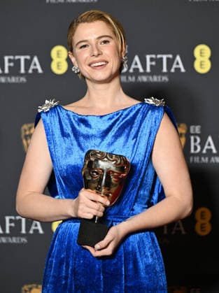 Irish actress Jesse Buckley attends the Winners Room at the EE BAFTA Film Awards at the Royal Festival Hall in London, England on Sunday, February 22, 2026.  LON202602221100 RUNExHELLESTAD