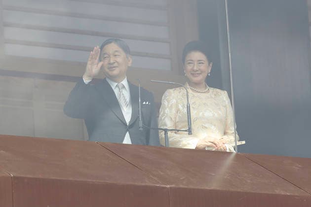 February 23, 2026, Tokyo, Japan: (L to R) EMPEROR NARUHITO of Japan and his wife EMPRESS MASAKO of Japan greet visitors during his birthday celebration at the Imperial Palace, where crowds gathered to honor this special occasion. Tokyo Japan  - ZUMAm191 20260223_aap_m191_001 Copyright: xRodrigoxReyesxMarinx