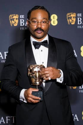 Ryan Coogler with the award for Best Original Screenplay for Blood Sinners at the BAFTA Film Awards 2026 79th British Academy Film Awards at the Royal Festival Hall London, 22 02 2026 Foto:xJ.xEdwardsx xFuturexImagex bafta_6213