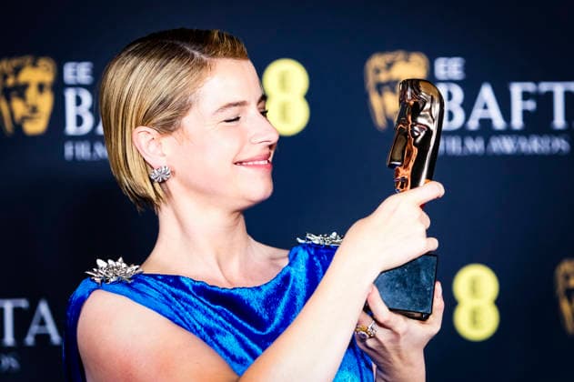 Jessie Buckley with the award for Best Actress in a Leading Role in Hamnet at the BAFTA Film Awards 2026 79th British Academy Film Awards at the Royal Festival Hall London, 22 02 2026 Foto:xJ.xEdwardsx xFuturexImagex bafta_6227