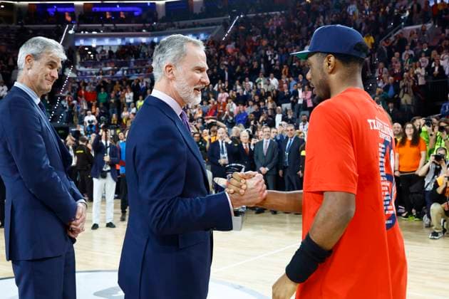 Spanish King Felipe VI during King s Cup Finals match between Real Madrid vs Baskonia in Valencia. 22 February 2026 Cordon Press 