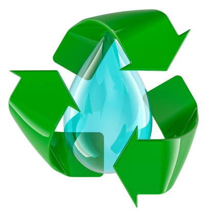 Blauer Wassertropfen mit grünen Recyclingpfeilen, die Wassersparen und nachhaltige Wassernutzung symbolisieren, 3D-Rendering Blue water drop with green recycle arrows symbolizing water saving and sustainable water use, 3d rendering isolated on white background (License=RF) Copyright: xZoonar.com natatravelx 24702473