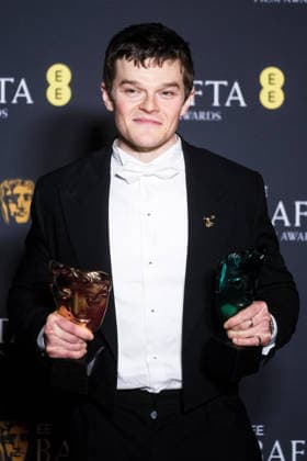EE BAFTA Film Awards 2026 - Winners Press Room on Sunday 22 February 2026 Robert Aramayo poses in the press room at the EE BAFTA Film Awards 2026 - Winners Press Room on Sunday 22 February 2026 at Royal Festival Hall, London. Robert Aramayo is pictured with the award for Rising Star and Leading Actor., Credit:Julie Edwards Avalon  Copyright: xJuliexEdwardsx xAvalonx 1077546997