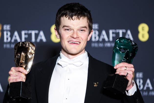 EE BAFTA Film Awards 2026 - Winners Press Room on Sunday 22 February 2026 Robert Aramayo poses in the press room at the EE BAFTA Film Awards 2026 - Winners Press Room on Sunday 22 February 2026 at Royal Festival Hall, London. Robert Aramayo is pictured with the award for Leading Actor and Rising Star., Credit:Julie Edwards Avalon  Copyright: xJuliexEdwardsx xAvalonx 1077547808