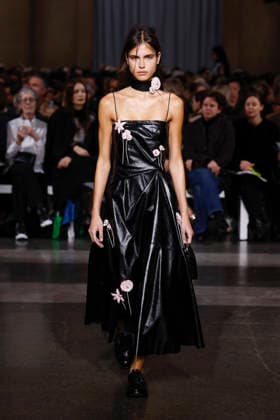 Erdem Fashion Show Ready to Wear Collection Fall Winter 2026 2027 during London Fashion Week LFW February 22nd, 2026 Erdem Fashion Show Ready to Wear Fall Winter 2026 2027 Collection during London Fashion Week LFW February 22nd, 2026 London United Kingdom  Copyright: xAgencex xBestimagexAgencex xBestimagex