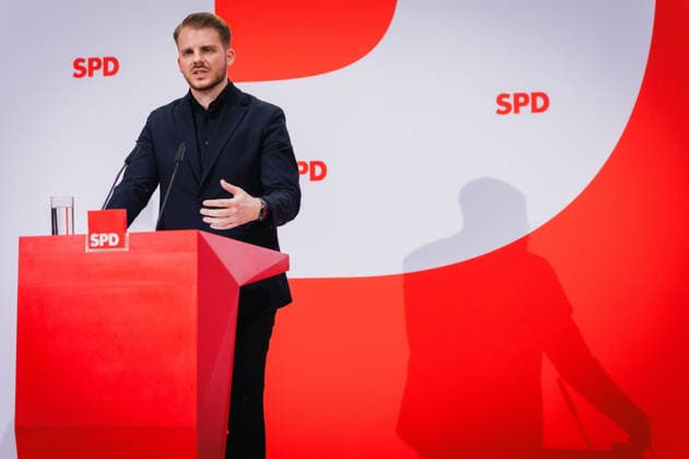 News Themen der Woche KW09 SPD-Generalsekretaer Tim Kluessendorf bei einer Pressekonferenz im Willy-Brandt-Haus zu aktuellen politischen Themen, Berlin, 23.02.2026. Berlin Deutschland *** SPD Secretary General Tim Kluessendorf at a press conference in the Willy Brandt House on current political issues, Berlin, 23 02 2026 Berlin Germany Copyright: xNeelexJanssenx