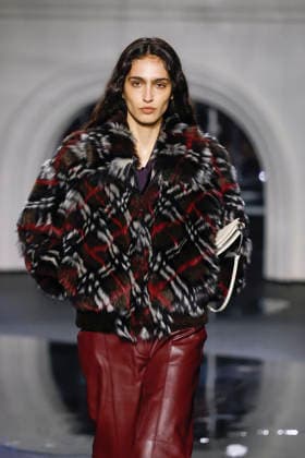 Burberry Fashion Show Ready to Wear Collection Fall Winter 2026 2027 during London Fashion Week LFW February 23rd, 2026 Burberry Fashion Show Ready to Wear Fall Winter 2026 2027 Collection during London Fashion Week LFW February 23rd, 2026 London United Kingdom  Copyright: xAgencex xBestimagexAgencex xBestimagex