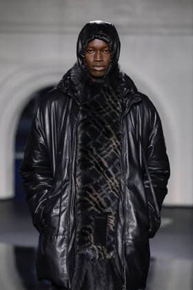 Burberry Fashion Show Ready to Wear Collection Fall Winter 2026 2027 during London Fashion Week LFW February 23rd, 2026 Burberry Fashion Show Ready to Wear Fall Winter 2026 2027 Collection during London Fashion Week LFW February 23rd, 2026 London United Kingdom  Copyright: xAgencex xBestimagexAgencex xBestimagex