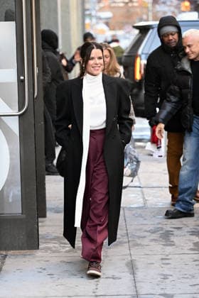 Neve Campbell spotted arriving at The View this morning in New York City Featuring: Neve Campbell Where: New York City, New York, United States When: 24 Feb 2026 Credit: Elder Ordonez INSTARimages EDITORIAL USE ONLY. NOT FOR USE BY NEWSPAPERS BASED IN THE UK. Copyright: xx instar55502072