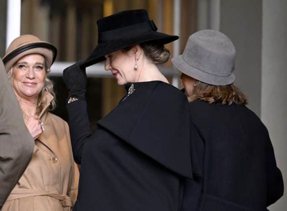 Mass for the defuncts of the Royal family 24 02 2026 BRUSSELS, BELGIUM - FEBRUARY 24 :Queen Mathilde, Princess Delphine attend the annual mass in memory of deceased members of the Royal Family. The ceremony takes place at the Church of Our Lady in Laeken on February 24, 2026 in Brussels, Belgium, 24 02 2026 Brussels Belgium  Copyright: xDidierxLebrunx