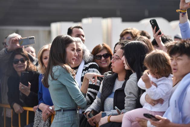 Queen Letizia presides over the ceremony to proclaim the Princess of Girona Award Creaempresa 2026 Queen Letizia greets on her arrival to preside over the ceremony to proclaim the Princess of Girona Award Creaempresa 2026, in the second stage of the Princess of Girona Foundations talent tour, at the Palacio de Congresos, on February 24, 2026, in Huesca, Aragon Spain The Creaempresa category recognizes young people with entrepreneurial initiative who have led or are promoting original and viable business projects This award is endowed with 20,000 euros and a reproduction of a work by contemporary artist Juan Zamora FPdGi Award for Arts and Literature 2017 24 FEBRUARY 2026 Veró Huesca Aragon Huesca Aragon Espana  Copyright: xVeronicaxLacasax 7318672