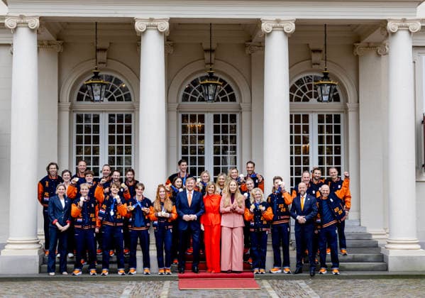 24-02-2026 Palace Princess Amalia and King Willem-Alexander and Queen Maxima during a meeting with the Dutch medal winners of the 2026 Winter Olympics in Milan at palace Noordeinde in The Hague. Jutta Leerdam, Xandra Velzeboer, Jens van ™t Wout, Melle van ™t Wout, Femke Kok, Jenning de Boo, Merel Conijn, Antoinette Rijpma-de Jong, Joy Beune, Kjeld Nuis, Marijke Groenewoud, Jorrit Bergsma, Teun de Boer, Friso Emons and Itzhak de Laat and Carl Verheijen. Â  Copyright: xPPEx