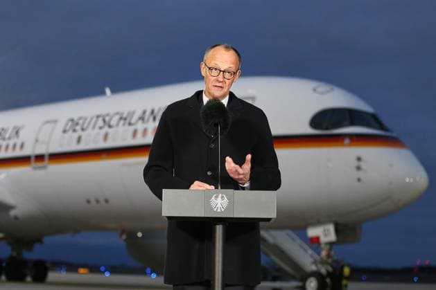 News Themen der Woche KW09 Schönefeld bei Berlin, Brandenburg, Deutschland, 24.02.2026: Flughafen BER: Reise nach China: Bundeskanzler Friedrich Merz (CDU) bei einem Statement vor dem Abflug *** Schönefeld near Berlin, Brandenburg, Germany, 24 02 2026 BER Airport Trip to China Federal Chancellor Friedrich Merz CDU during a statement before departure Copyright: xdtsxNachrichtenagenturx dts_108295