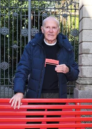 Milan, Italy Martino Midali Milan Fashion Week Women s collections Fall Winter 2026-27 season In the photo: Martino Midali with red bench  Copyright: xNickxZonnax xipa-agency.netx xNickxZonnax IPA_Agency_IPA71971039