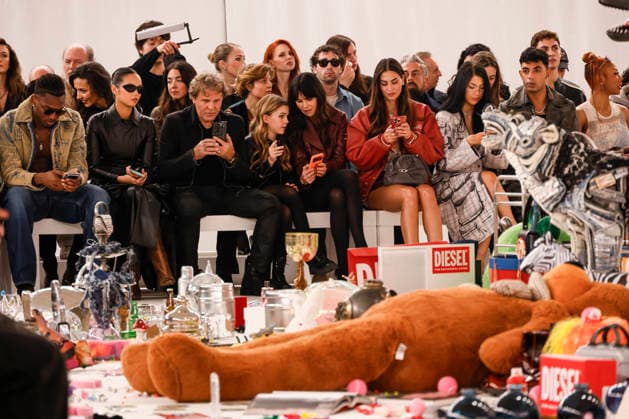 Diesel - Runway - Milan Fashion Week - Womenswear Fall Winter 2026 2027 MILAN, ITALY - FEBRUARY 24: Rafael Leão, Aurora Ramazzotti, Renzo Rosso, Sidney Rosso, Arianna Alessi, Melissa Satta attend the runway at the Diesel fashion show during the Milan Fashion Week - Womenswear Fall Winter 2026 2027 on February 24, 2026 in Milan, Italy. Photo by Marco Piovanotto Abacapress.com  Copyright: xPiovanottoxMarco ABACAx