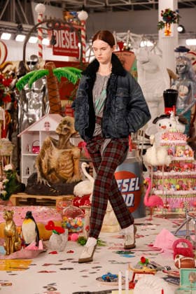 Diesel - Runway - Milan Fashion Week - Womenswear Fall Winter 2026 2027 MILAN, ITALY - FEBRUARY 24: A model walks the runway at the Diesel fashion show during the Milan Fashion Week - Womenswear Fall Winter 2026 2027 on February 24, 2026 in Milan, Italy. Photo by Marco Piovanotto Abacapress.com  Copyright: xPiovanottoxMarco ABACAx